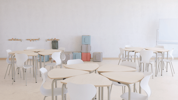 Dreieckiger Tisch – Bild 2